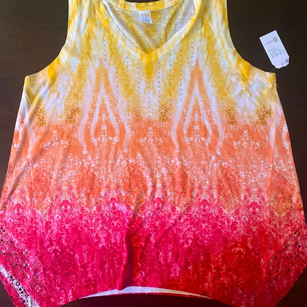 2 NEW WOMENS PLUS TANK TOPS !!